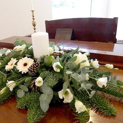 Christmas Candle Arrangement