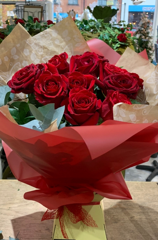 A Beautiful Dozen Red Roses