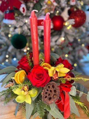 Christmas candle centrepiece