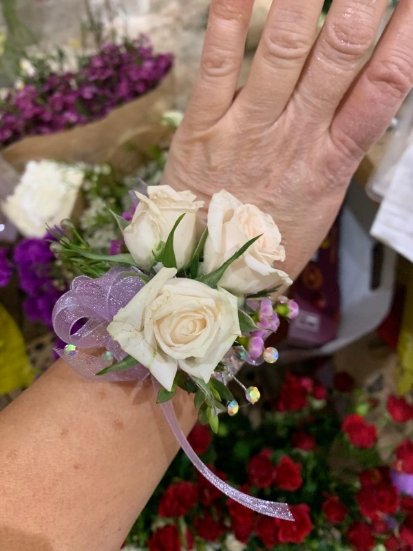 Corsage for formal buy online or call 028 95433880