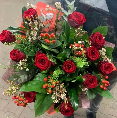 Red Rose Bouquet – buy online or call 028 95433880