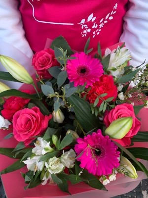 Pinks and whites Mother’s Day bouquet