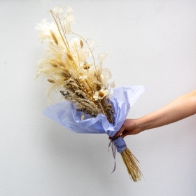 Pure and neutral dried  bouquet