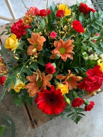 Colourful female grave posy