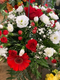 Red and white grave posy