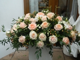 Rose casket tribute